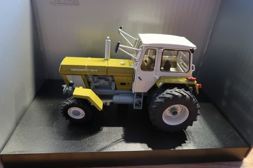 Schuco traktor 32 - schuco,